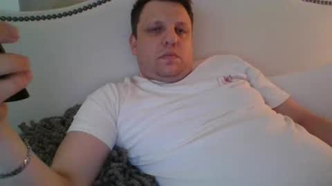 Snapshot of salsbud2022 chatting on 02-12-25, 02:21 salsbud2022 online show from 02-12-25, 02:21