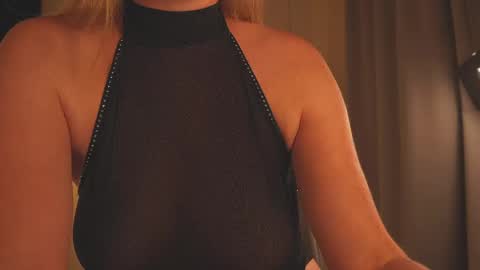 Snapshot of saltedhoney chatting on 05-16-26, 08:18 IsaBella- online show from 05-16-26, 08:18