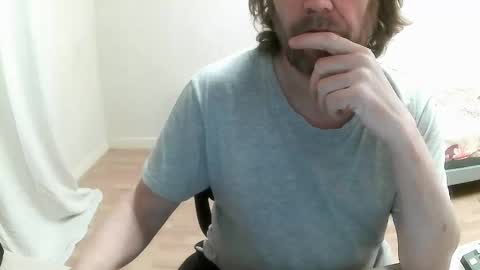 Snapshot of saltimbanquier chatting on 01-17-25, 02:50 Saltimbanquier Salt ou Banquier online show from 01-17-25, 02:50