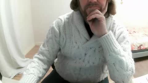 Snapshot of saltimbanquier chatting on 01-19-25, 12:39 Saltimbanquier Salt ou Banquier online show from 01-19-25, 12:39