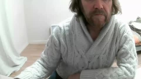 Snapshot of saltimbanquier chatting on 02-06-25, 07:45 Saltimbanquier Salt ou Banquier online show from 02-06-25, 07:45