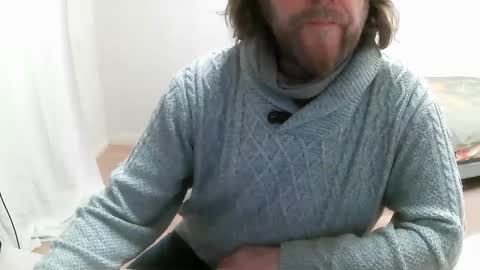 Snapshot of saltimbanquier chatting on 02-18-25, 09:54 Saltimbanquier Salt ou Banquier online show from 02-18-25, 09:54