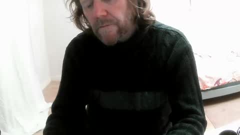 Snapshot of saltimbanquier chatting on 03-06-25, 07:36 Saltimbanquier Salt ou Banquier online show from 03-06-25, 07:36