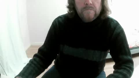 Snapshot of saltimbanquier chatting on 03-10-25, 06:59 Saltimbanquier Salt ou Banquier online show from 03-10-25, 06:59