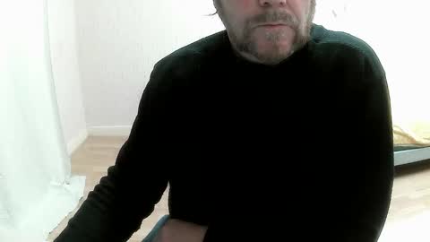 Snapshot of saltimbanquier chatting on 09-17-25, 06:59 Saltimbanquier Salt ou Banquier online show from 09-17-25, 06:59