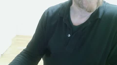 Snapshot of saltimbanquier chatting on 11-16-25, 01:06 Saltimbanquier Salt ou Banquier online show from 11-16-25, 01:06