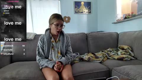Snapshot of saltycaptain69_hatgirl69 chatting on 10-09-25, 02:15 Salty Captain 69 Hat Girl 69 online show from 10-09-25, 02:15