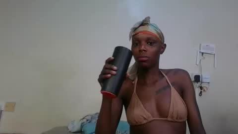 Snapshot of saltysugar20 chatting on 05-10-26, 04:06 Sugarbabe online show from 05-10-26, 04:06