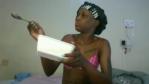 Snapshot of saltysugar20 chatting on 05-27-26, 02:58 Sugarbabe online show from 05-27-26, 02:58