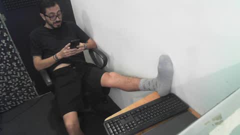 Snapshot of salvatore6920 chatting on 01-09-25, 02:29 Sal vatore online show from 01-09-25, 02:29