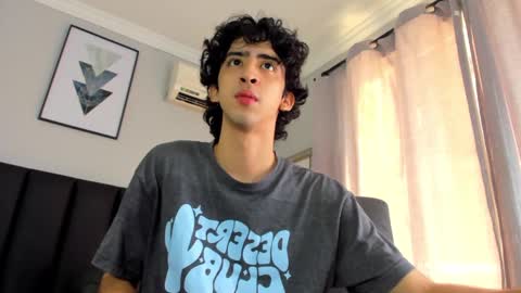 Snapshot of salvatore_monterey chatting on 02-28-25, 02:09 salvatore online show from 02-28-25, 02:09