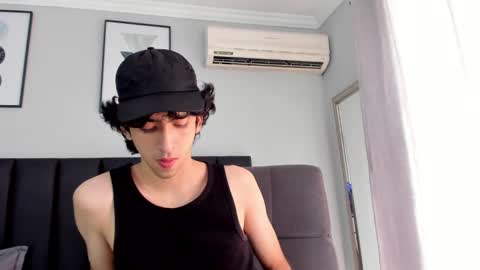 Snapshot of salvatore_monterey chatting on 03-03-25, 02:48 salvatore online show from 03-03-25, 02:48