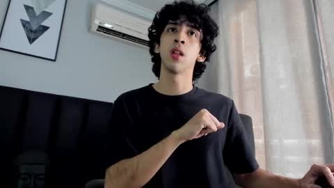 Snapshot of salvatore_monterey chatting on 03-04-25, 02:32 salvatore online show from 03-04-25, 02:32