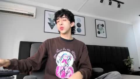 Snapshot of salvatore_monterey chatting on 03-08-25, 01:36 salvatore online show from 03-08-25, 01:36