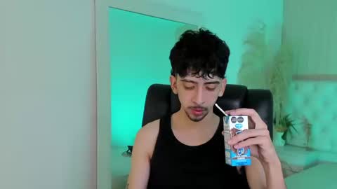 Snapshot of salvatore_monterey chatting on 09-25-25, 08:23 salvatore online show from 09-25-25, 08:23