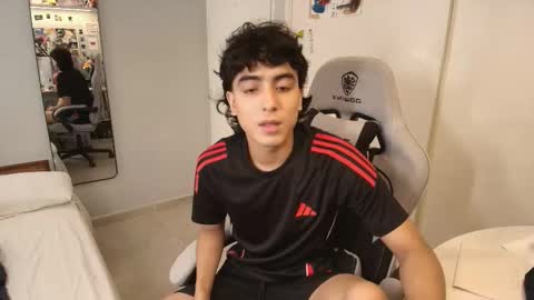 salvatore_montt online show from 12-05-25, 08:27