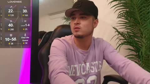 Snapshot of salvatore_muller chatting on 09-26-25, 09:52 Salvatore  online show from 09-26-25, 09:52