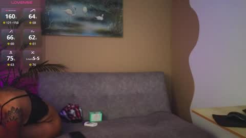 saly_moon1 online show from 04-01-26, 10:51