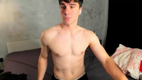 Snapshot of sam_huston18 chatting on 07-09-26, 10:14 BACK IN 2 WEEKS online show from 07-09-26, 10:14