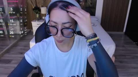 Snapshot of sam_mansson66 chatting on 12-17-25, 10:38 SAM MANSON online show from 12-17-25, 10:38