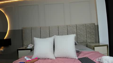 Snapshot of sam_naughtyy8 chatting on 11-15-25, 11:40 Sanem online show from 11-15-25, 11:40