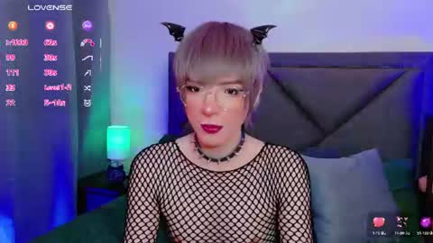 Snapshot of sam_russo chatting on 06-12-26, 03:49 Sam online show from 06-12-26, 03:49