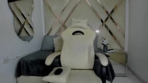 Snapshot of samantaht chatting on 12-06-24, 01:44 samantaht online show from 12-06-24, 01:44