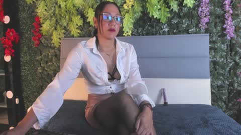 Snapshot of samantha__cooper__ chatting on 01-15-25, 11:32 Samantha  online show from 01-15-25, 11:32