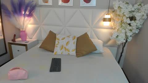 Snapshot of samantha__roberts chatting on 10-19-25, 12:06 SAMANTHA online show from 10-19-25, 12:06