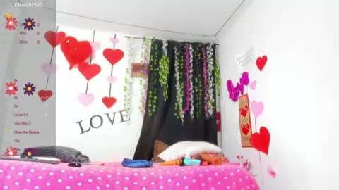 Snapshot of samantha__smile__ chatting on 06-11-26, 10:35 Samanthasmile online show from 06-11-26, 10:35
