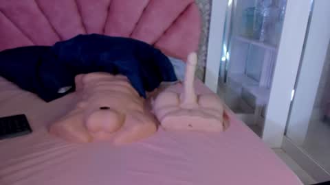 Snapshot of samantha_cp_ chatting on 01-09-25, 01:13 Sammy online show from 01-09-25, 01:13