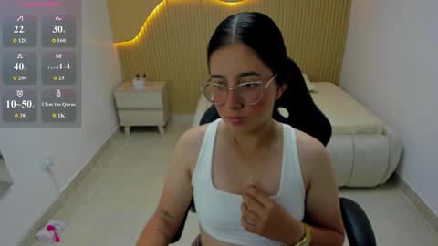 Snapshot of samanthafiore1 chatting on 02-28-26, 12:17 online show from 02-28-26, 12:17