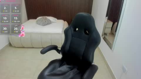   online show from 04-12-26, 06:13