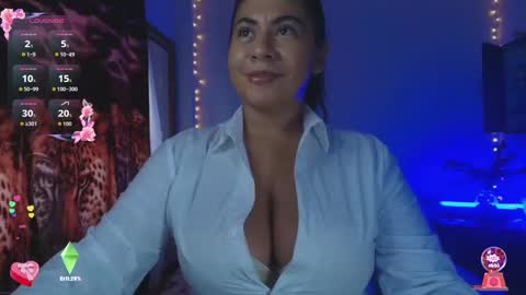 samanthahut1 online show from 10-04-25, 09:35