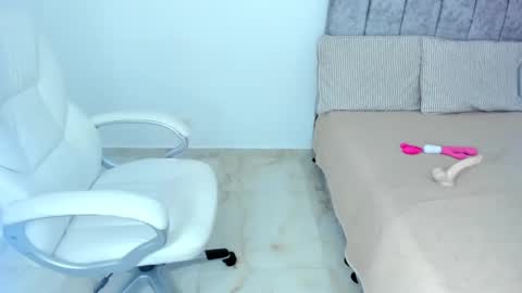 Snapshot of samanthakt2 chatting on 01-24-25, 11:34 sam online show from 01-24-25, 11:34