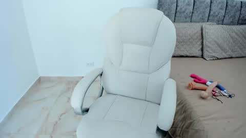 Snapshot of samanthakt2 chatting on 02-03-25, 06:28 sam online show from 02-03-25, 06:28