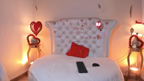 Snapshot of samanthamorelli chatting on 02-17-26, 12:23 Sam online show from 02-17-26, 12:23