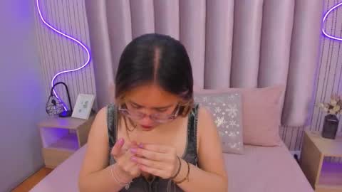 Alejandra  online show from 11-14-25, 12:04