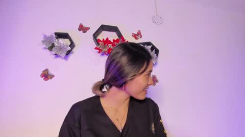 Snapshot of samara_jonnes_ chatting on 01-14-25, 02:50 Samara is my name a pleasure delighted that you are here leave your thumb up it is important to me online show from 01-14-25, 02:50