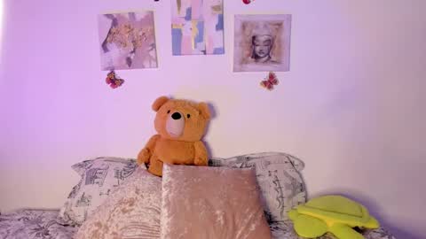 Snapshot of samara_jonnes_ chatting on 01-24-25, 10:08 Samara is my name a pleasure delighted that you are here leave your thumb up it is important to me online show from 01-24-25, 10:08