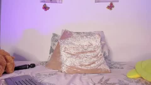 Snapshot of samara_jonnes_ chatting on 01-27-25, 12:01 Samara is my name a pleasure delighted that you are here leave your thumb up it is important to me online show from 01-27-25, 12:01