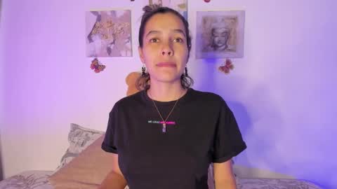 Snapshot of samara_jonnes_ chatting on 02-07-25, 10:20 Samara is my name a pleasure delighted that you are here leave your thumb up it is important to me online show from 02-07-25, 10:20