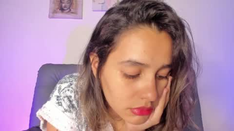 Snapshot of samara_jonnes_ chatting on 02-22-25, 01:33 Samara is my name a pleasure delighted that you are here leave your thumb up it is important to me online show from 02-22-25, 01:33