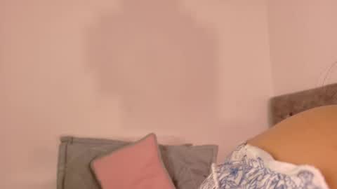 Snapshot of samara_kim chatting on 05-04-26, 10:06 SAMARA online show from 05-04-26, 10:06