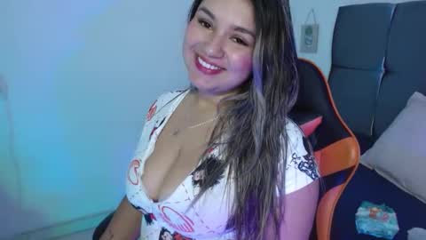 Snapshot of samara_wish chatting on 09-26-25, 01:15 samara_wish online show from 09-26-25, 01:15