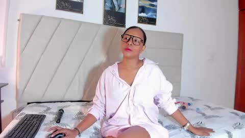 Snapshot of samaraa_smith1 chatting on 05-19-26, 12:11 samaraa_smith1 online show from 05-19-26, 12:11