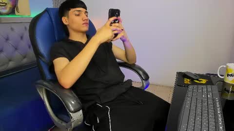 Snapshot of samblack_ chatting on 07-10-26, 01:58 Sam online show from 07-10-26, 01:58