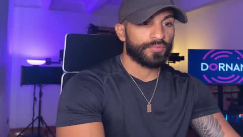 Snapshot of samdornan chatting on 12-28-24, 05:25 Sam Dornan online show from 12-28-24, 05:25