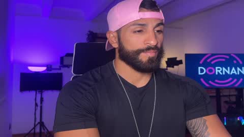 Snapshot of samdornan chatting on 01-01-25, 12:21 Sam Dornan online show from 01-01-25, 12:21