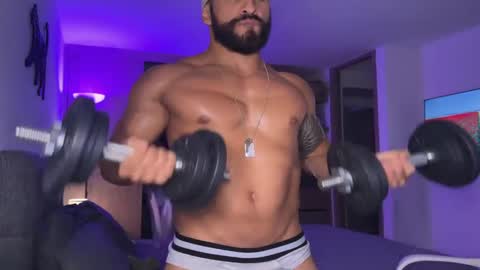 Snapshot of samdornan chatting on 01-16-25, 11:59 Sam Dornan online show from 01-16-25, 11:59